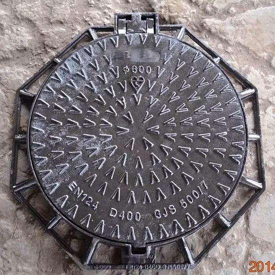 OEM D400 Dia850 Co600 H190 전기 맨홀 뚜껑 둥근 무쇠 맨홀 뚜껑